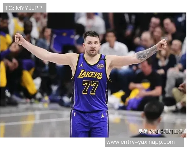 东契奇首秀表现出色15投7中三分球4记斩获25分7篮板4助攻